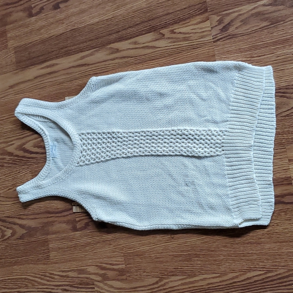Wallace 100% cotton sleeveless beige top